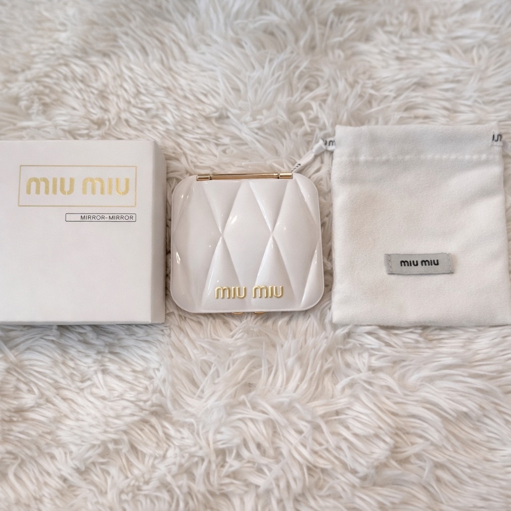 NWT Authentic Miu Miu Classic Crisp White Double Sided Dual Compact Mirror - Picture 3 of 7